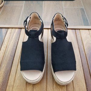 Dr. Scholl's Brie Platform Wedge - peep toe